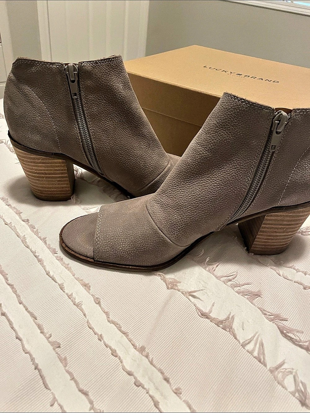 Lucky Brand Barimo Open Toe Leather Bootie Peep Toe Ankle Booties in Brown